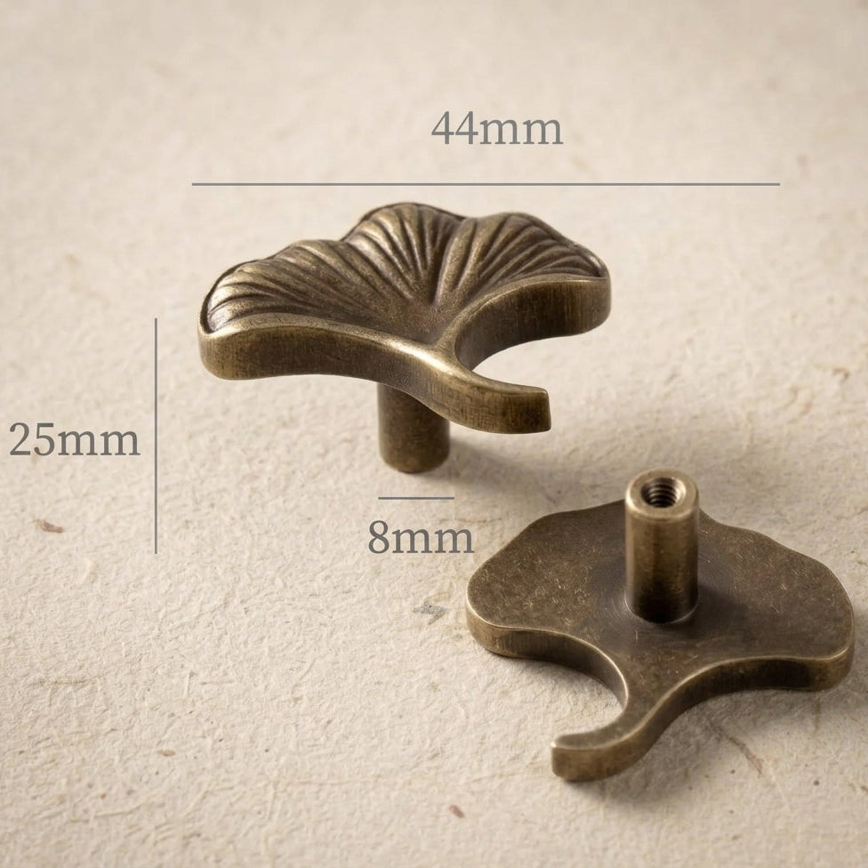 Ginkgo — Bouton de meuble feuille - Laiton massif antique MaisonBrass