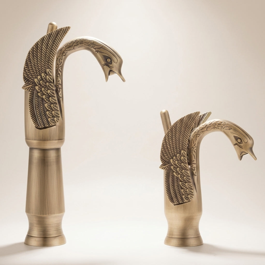 Mitigeur de lavabo cygne sculpté - Laiton antique MaisonBrass