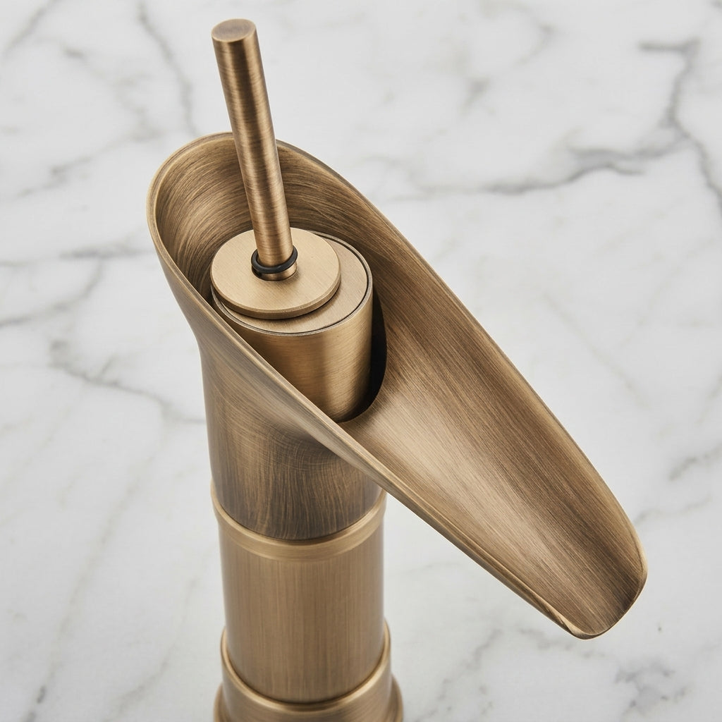 Mitigeur de lavabo cascade - Laiton brossé MaisonBrass