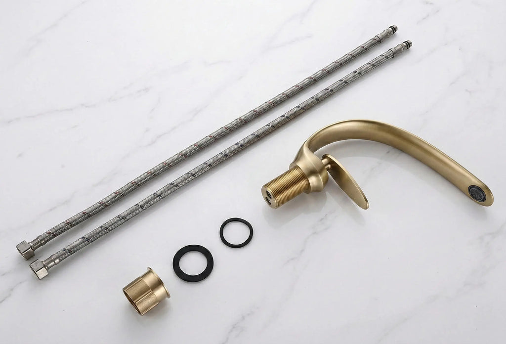 Robinet de lavabo en laiton brossé doré, bec arqué MaisonBrass