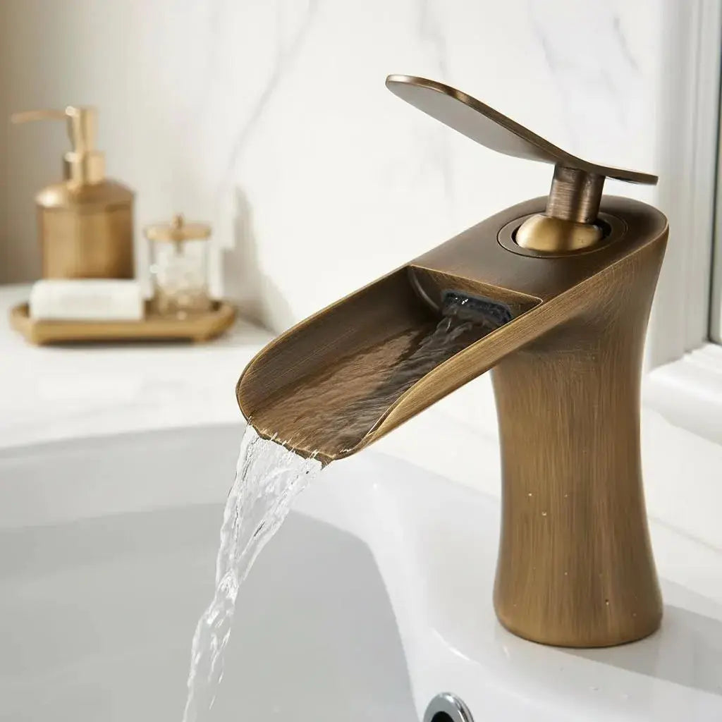 Robinet Cascade en Laiton antique - Finition Brossé MaisonBrass