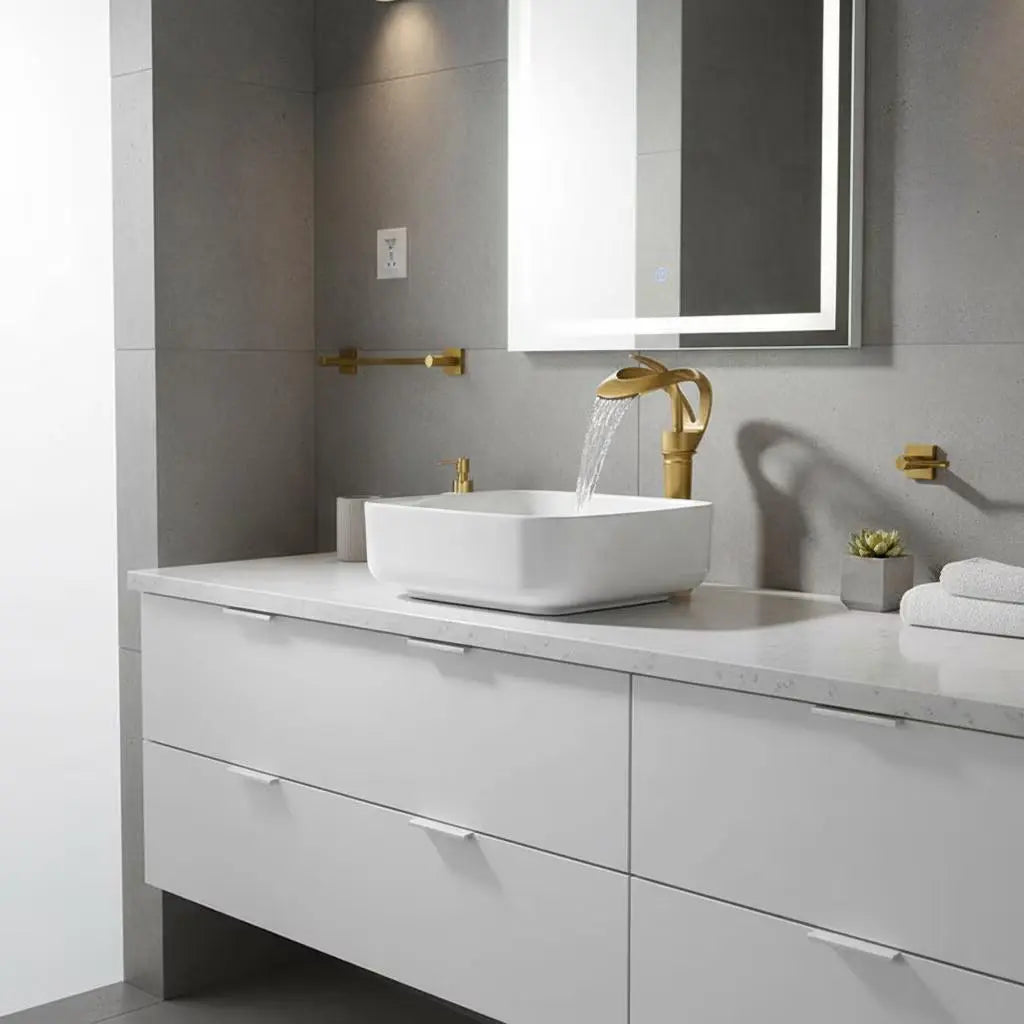 Robinet de lavabo en laiton doré, bec cascade, design sculpté floral MaisonBrass